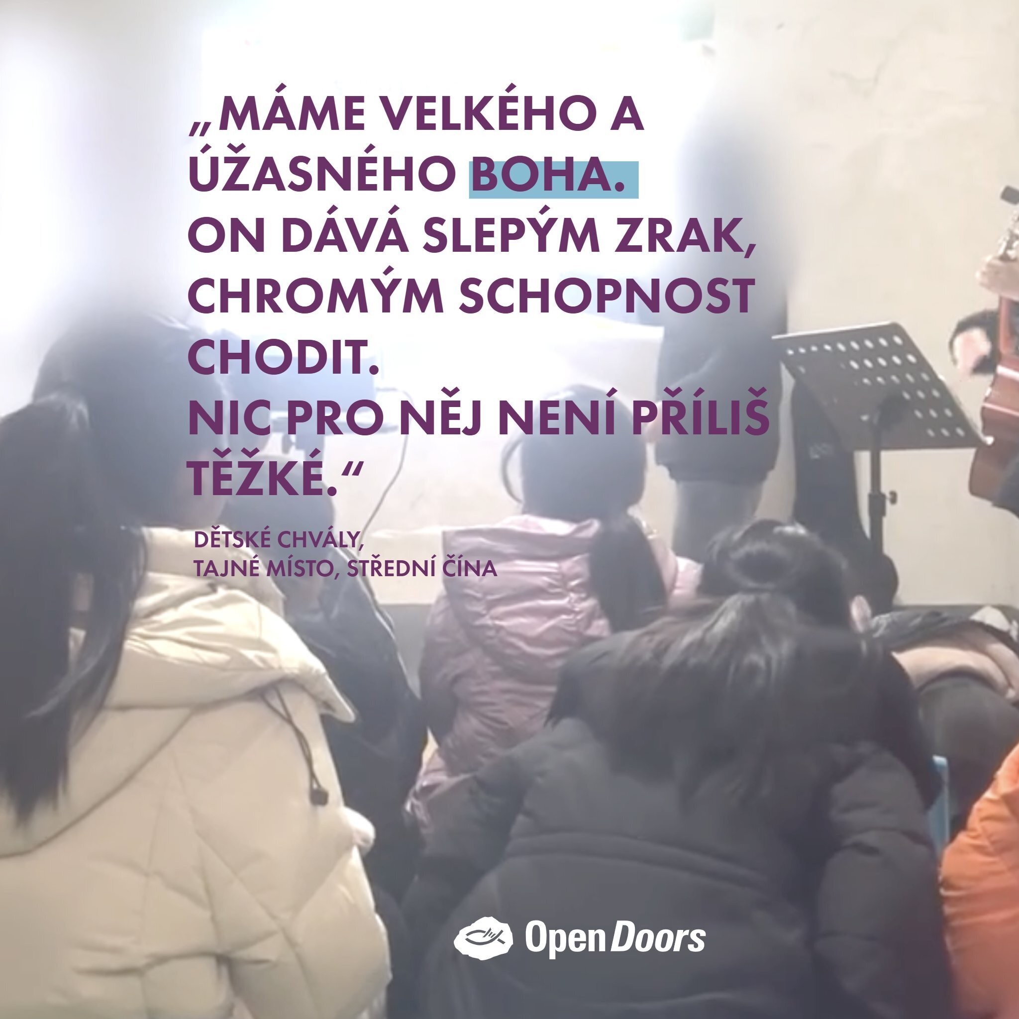 Děti v Číně uctívají Boha
